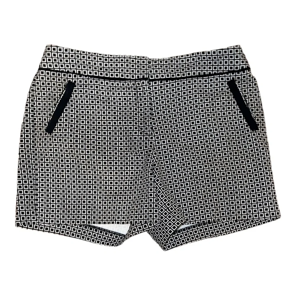 Anne Klein Black & White Shorts Size 10‎